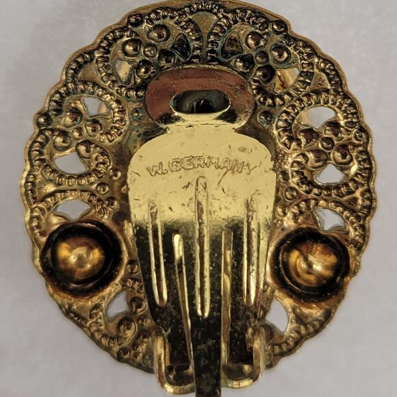 West Germany Vintage Elegant Green and Gold Jewelry Set Brooch Clip On Earrings - Picture 9 of 15